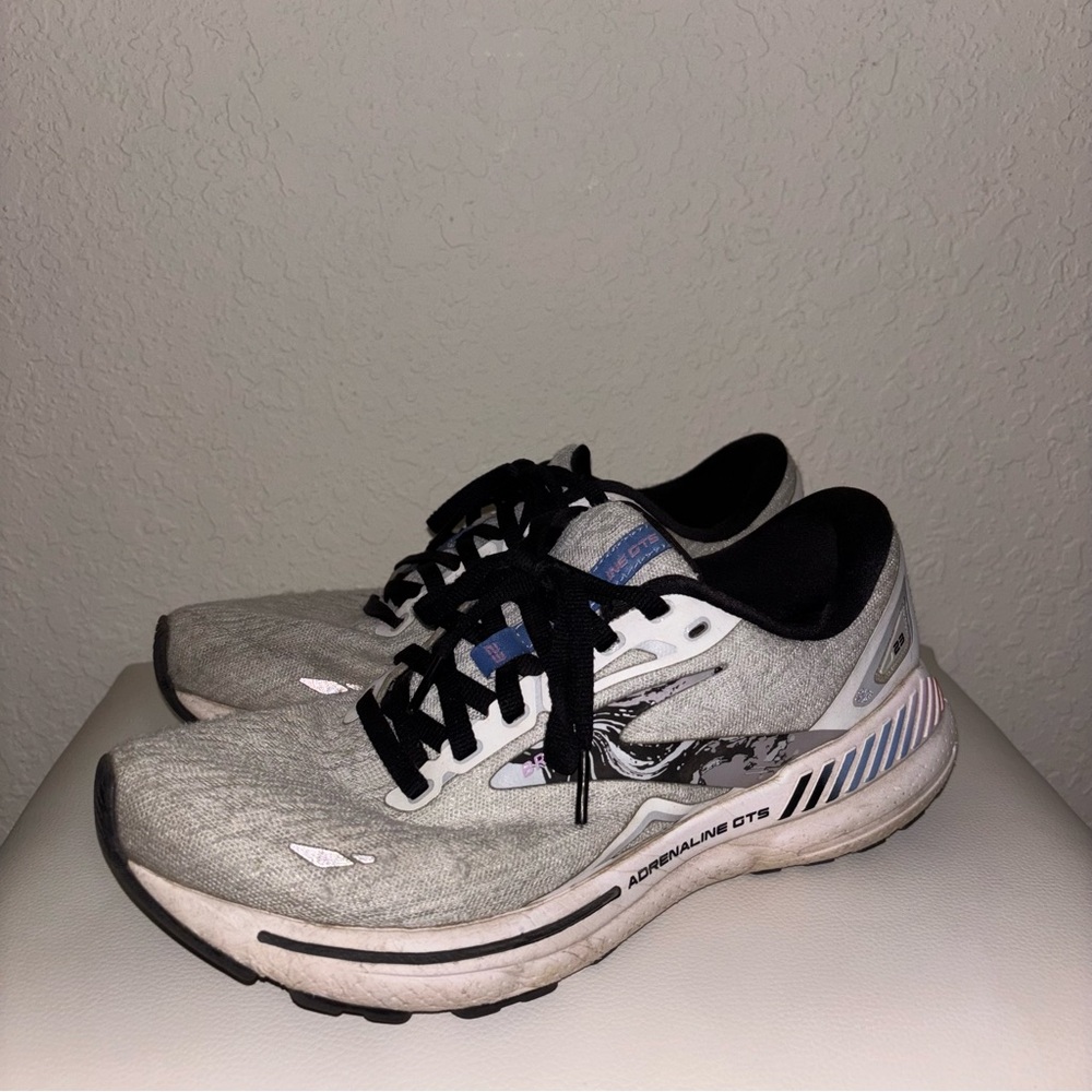 Women’s Brooks Adrenaline GTS 23